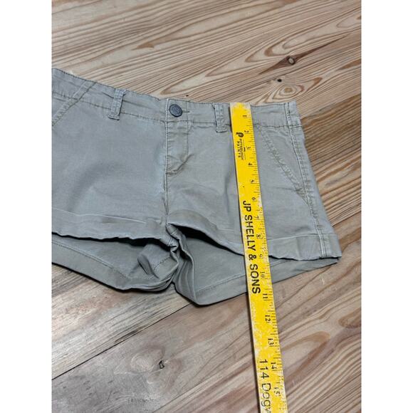 Aeropostale Flat Front Chino Midi Shorts Khaki Brown 3" Inseam Mid Rise Size 2 - Picture 3 of 5